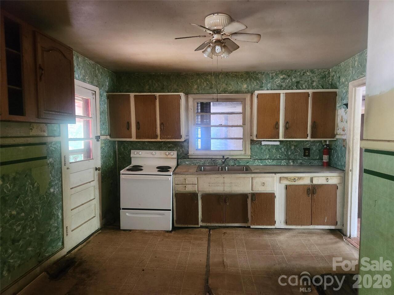 Listing Photo 7