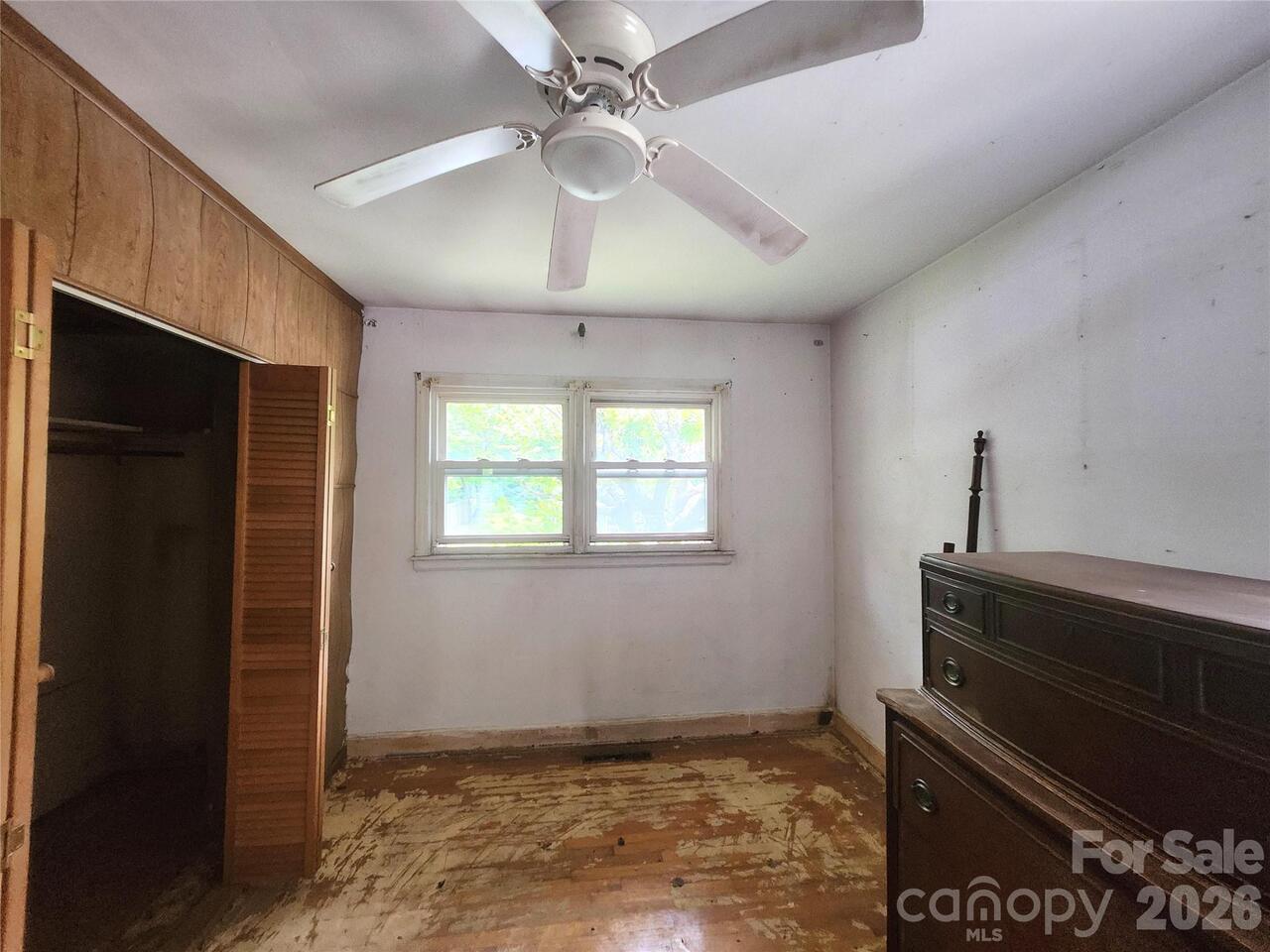 Listing Photo 9