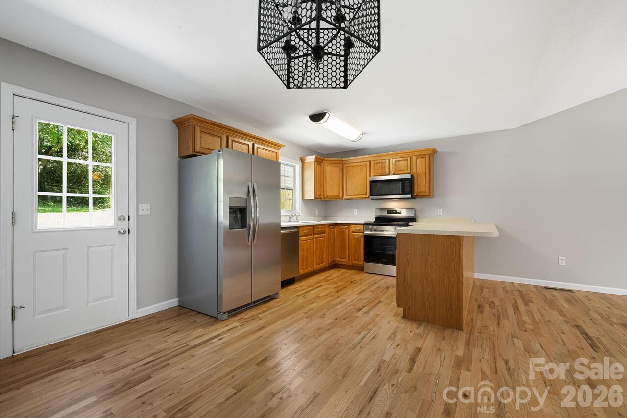 Listing Photo 10