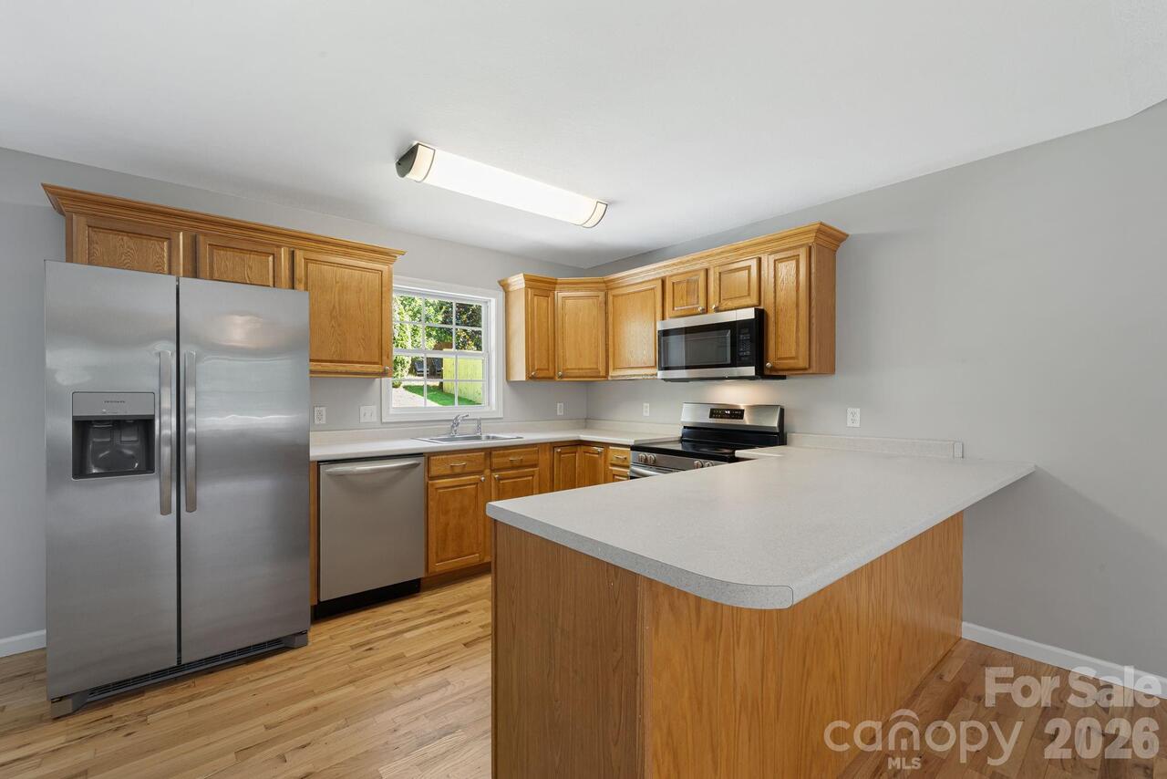 Listing Photo 11