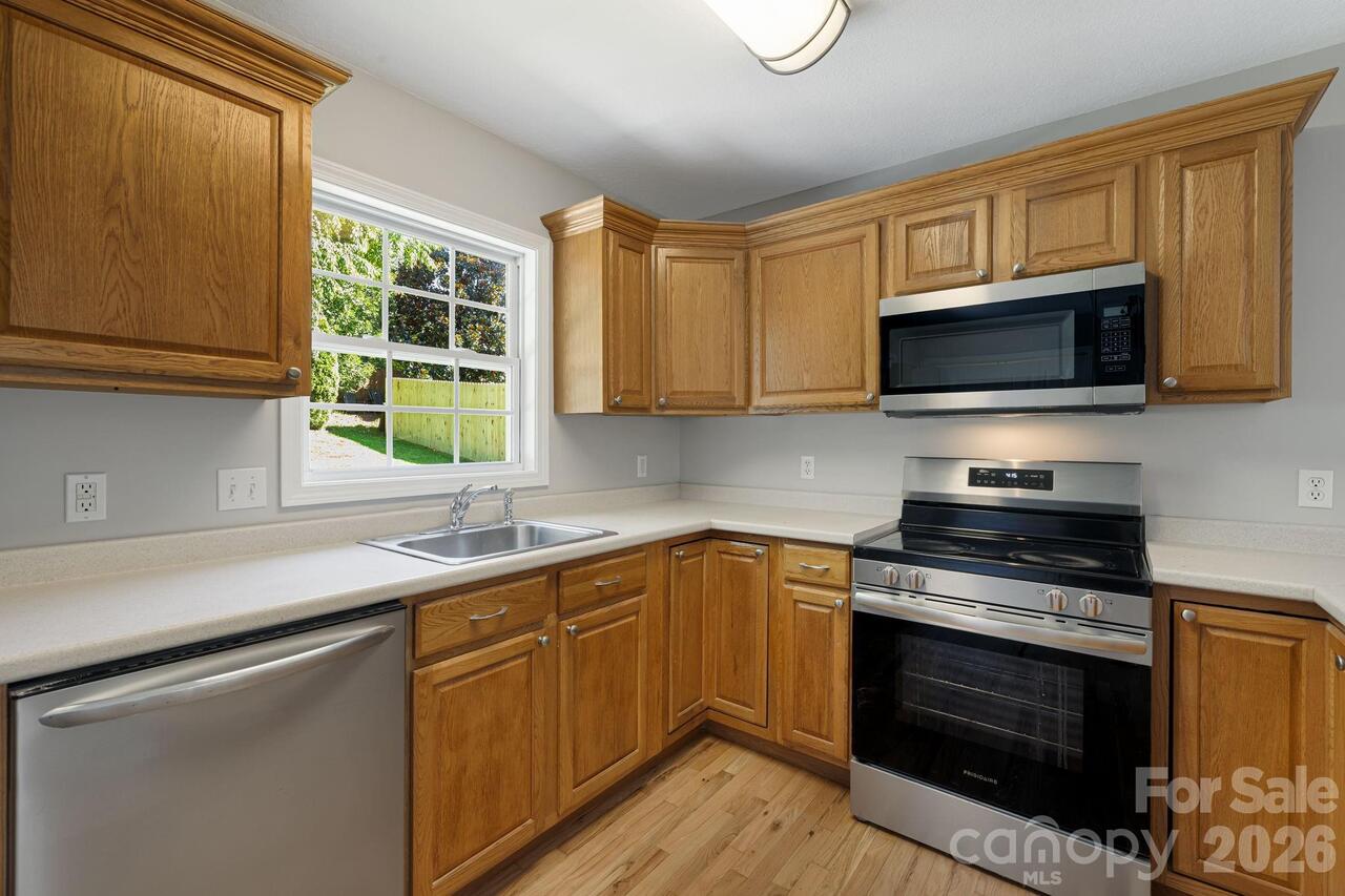 Listing Photo 14