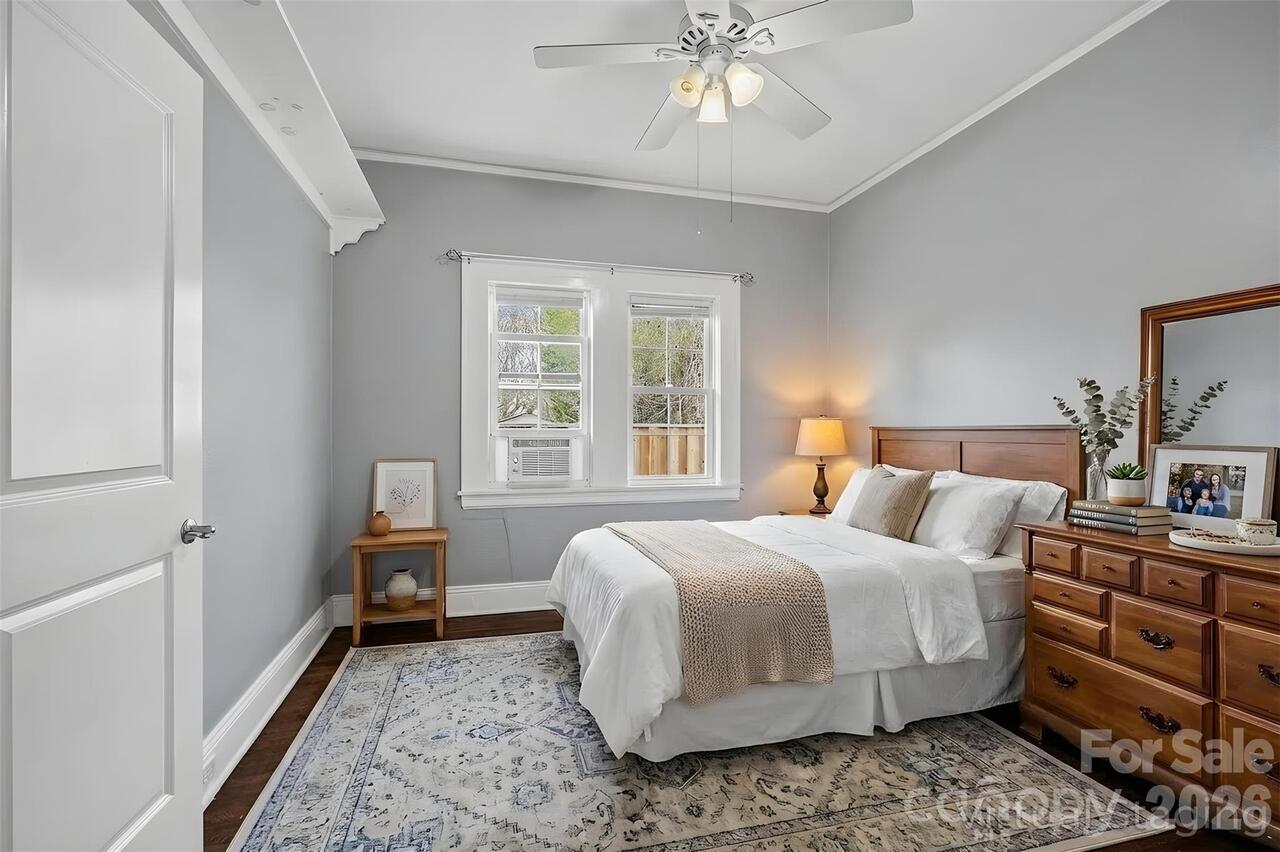 Listing Photo 12