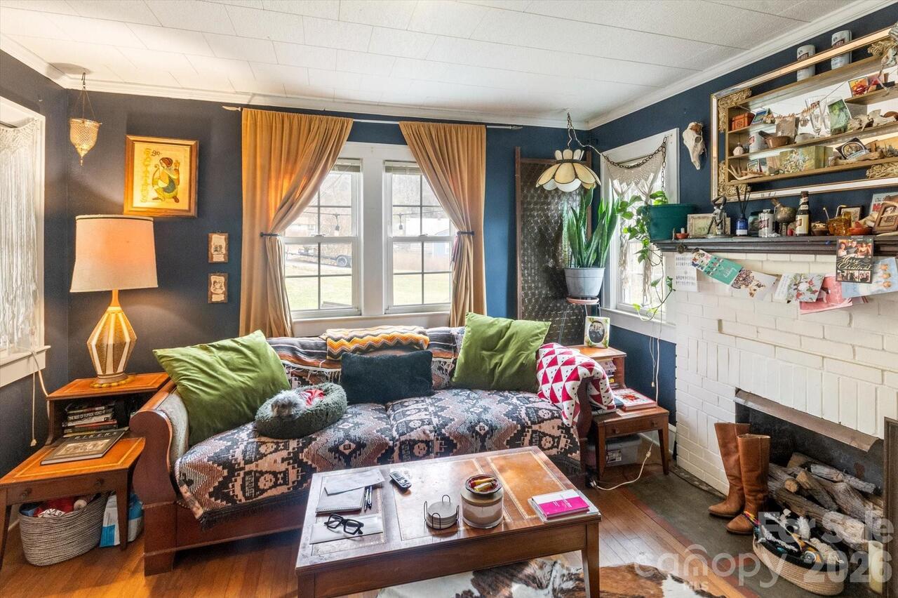 Listing Photo 4