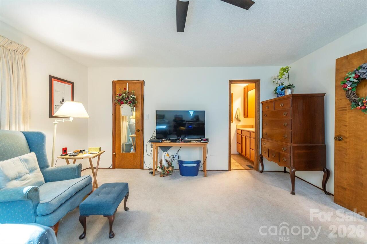 Listing Photo 38