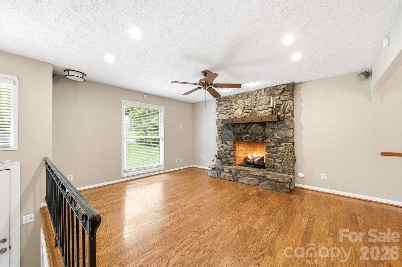 Listing Photo 7