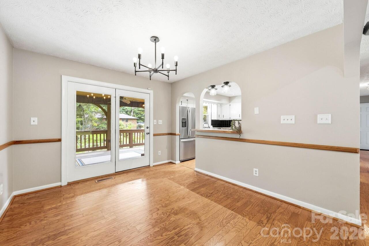 Listing Photo 10