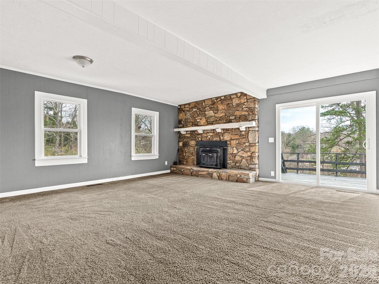 Listing Photo 12