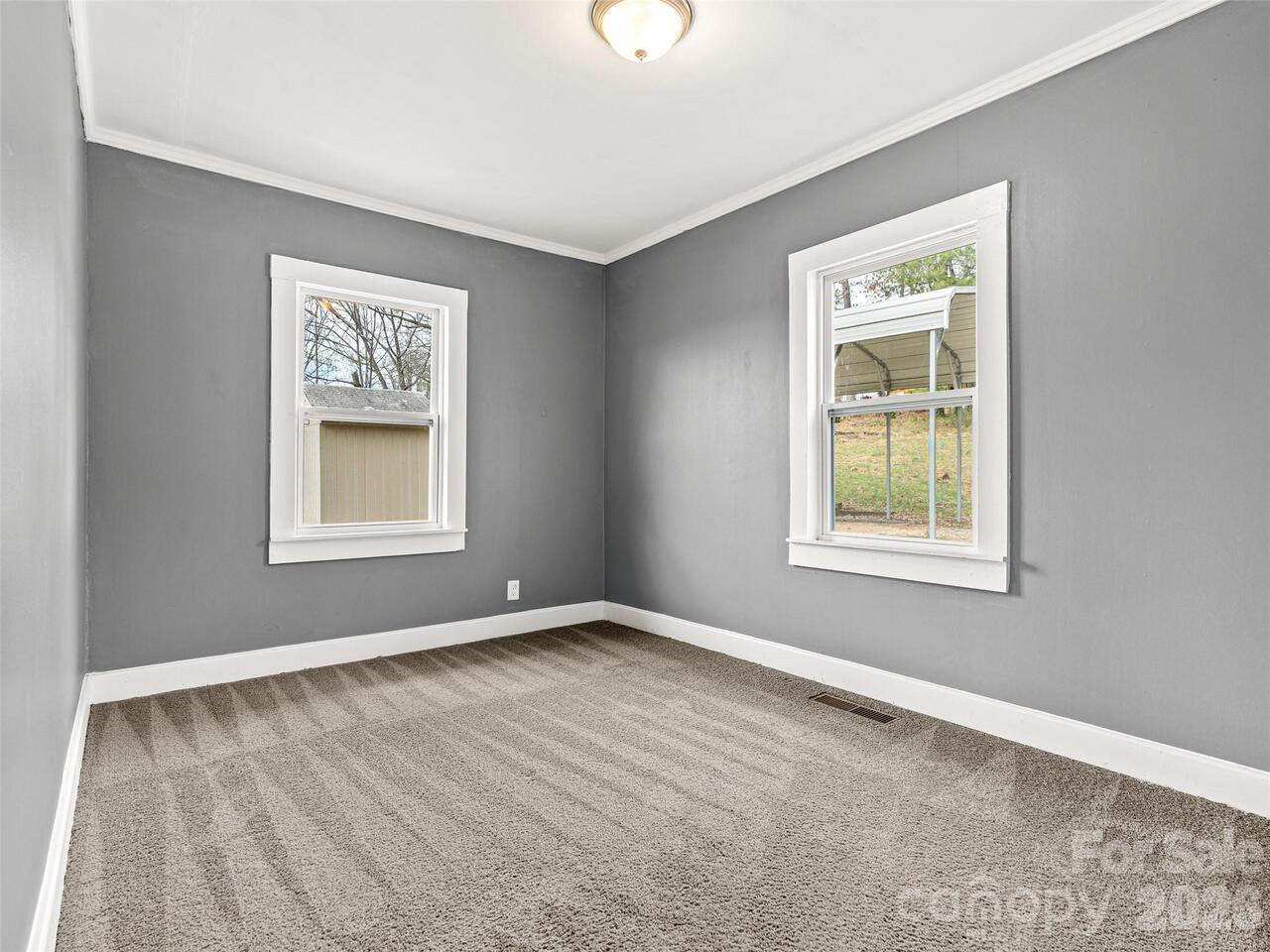 Listing Photo 16