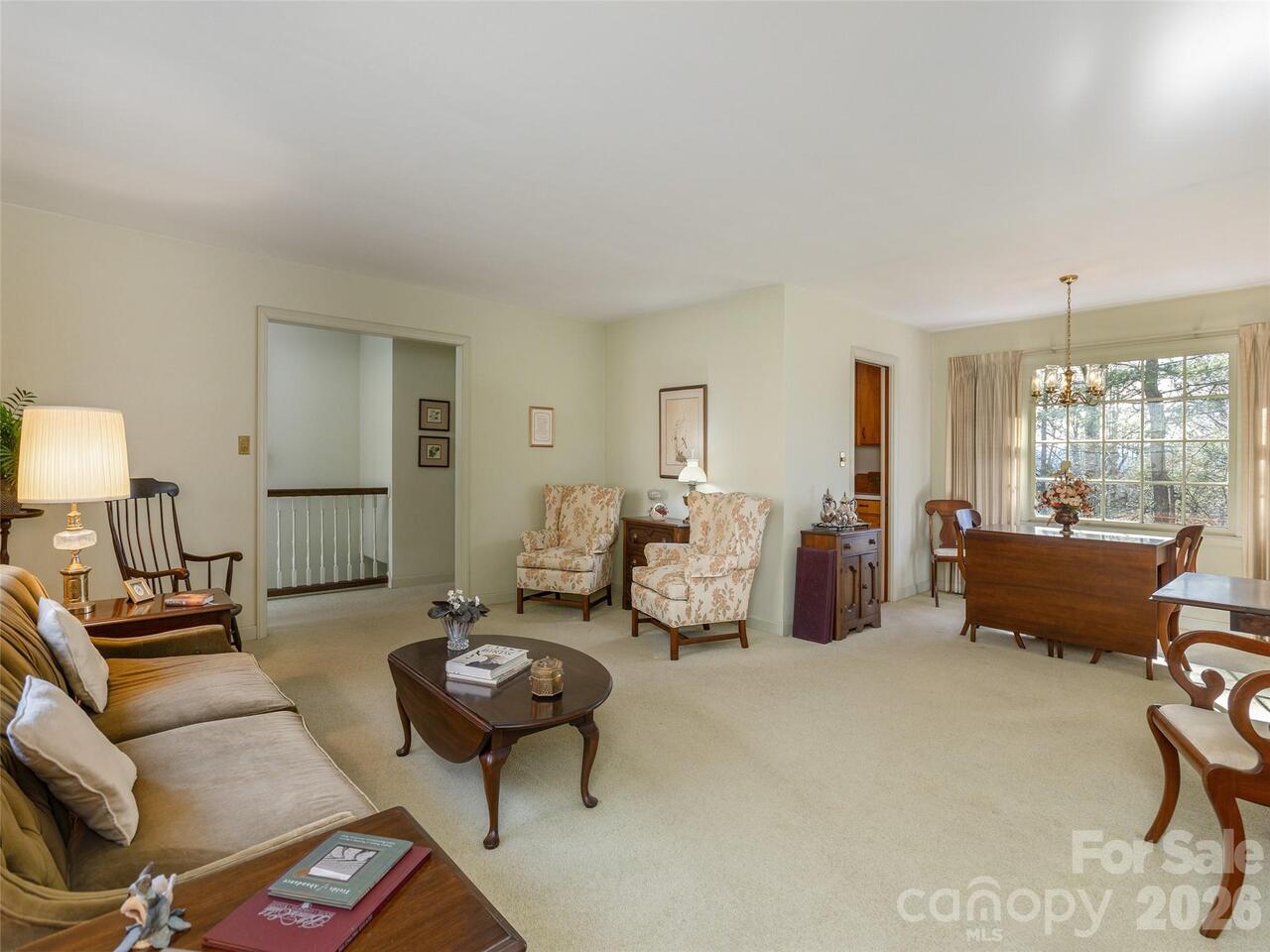 Listing Photo 11