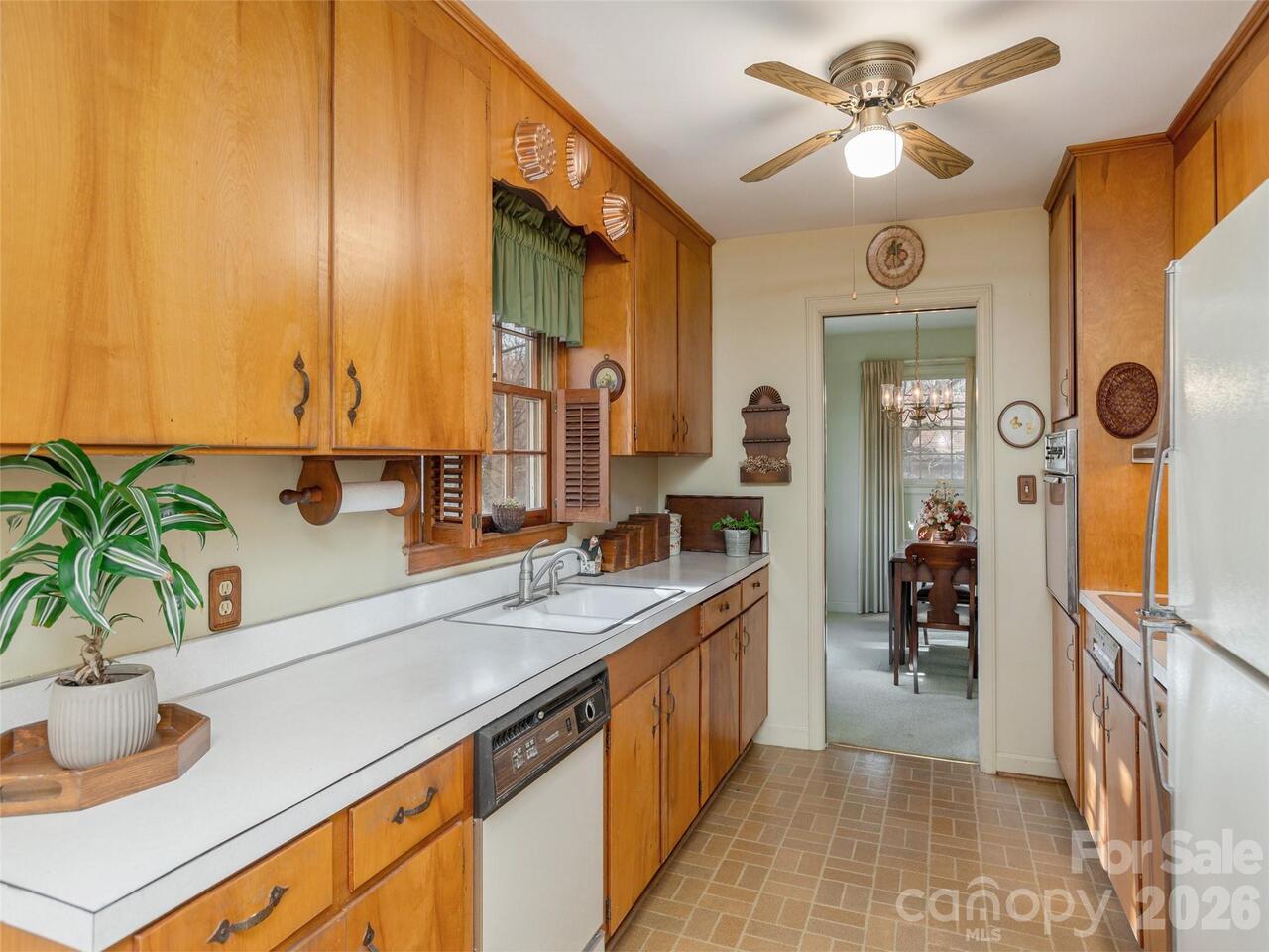 Listing Photo 14