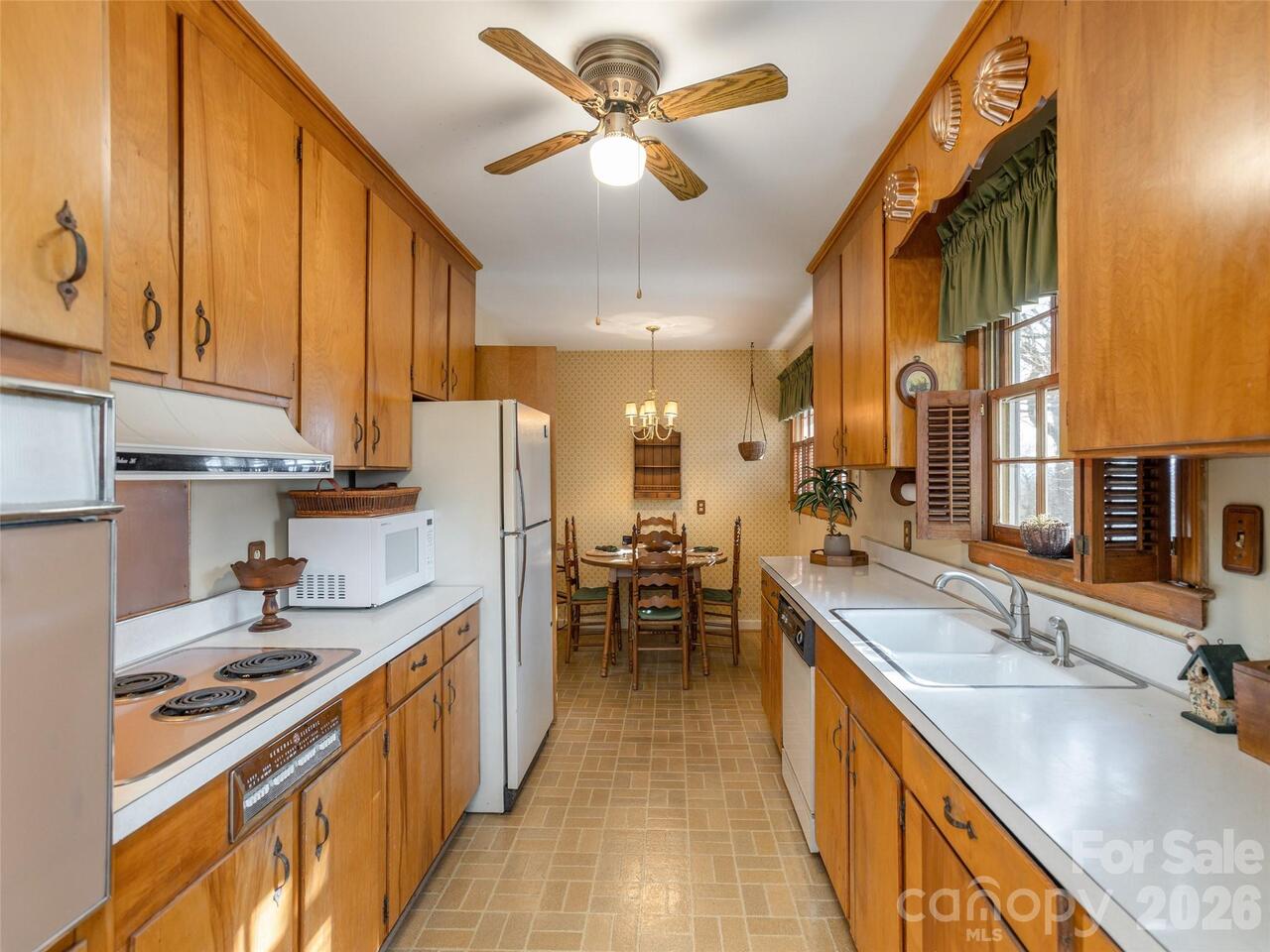Listing Photo 17