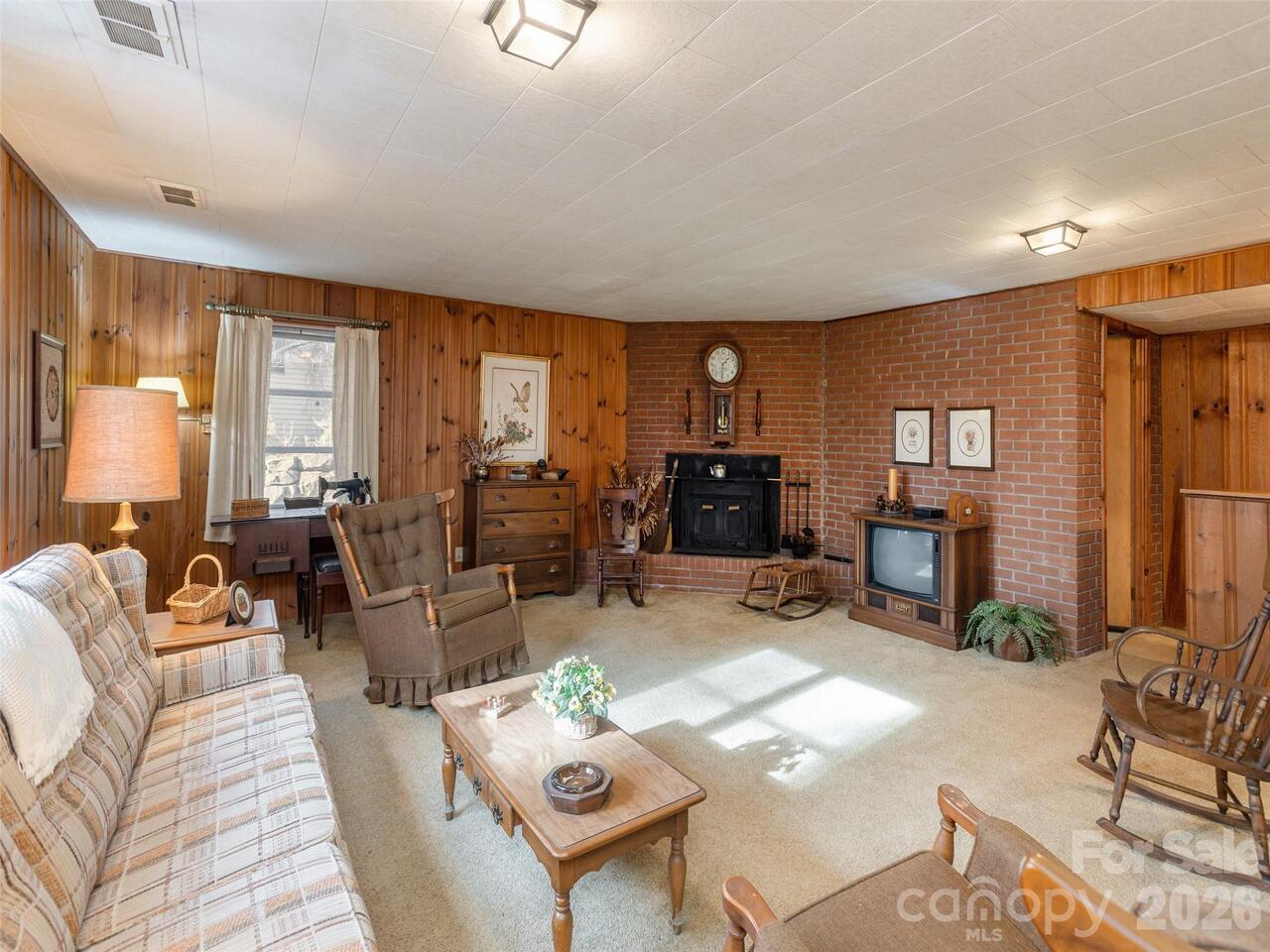 Listing Photo 28