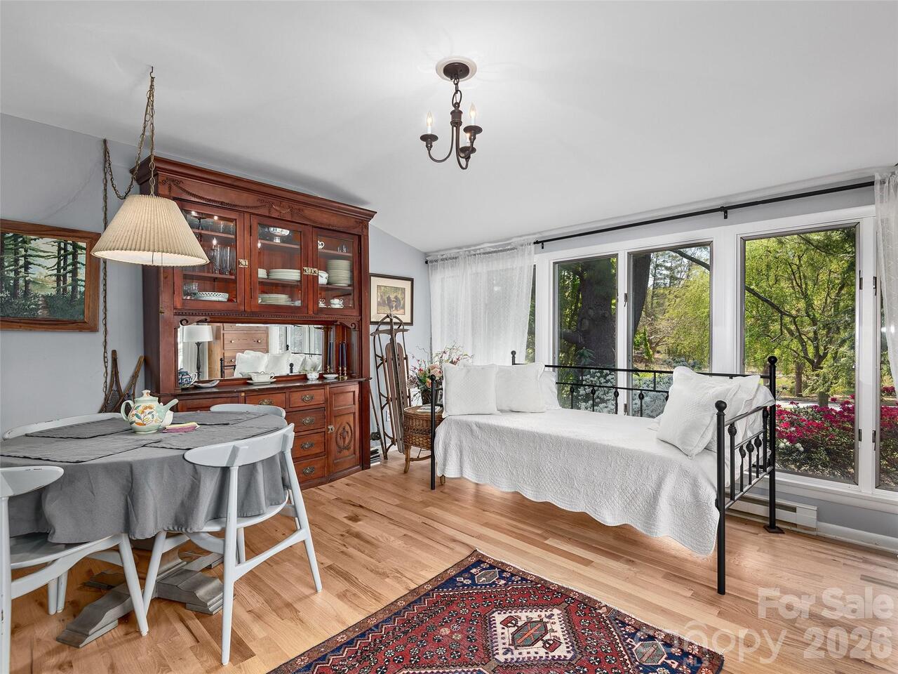 Listing Photo 11