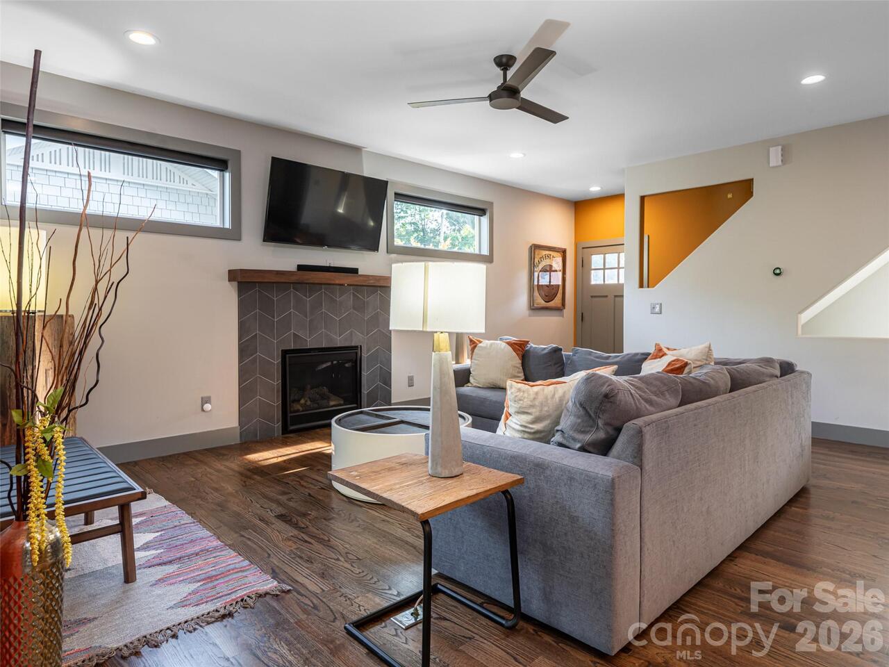 Listing Photo 8