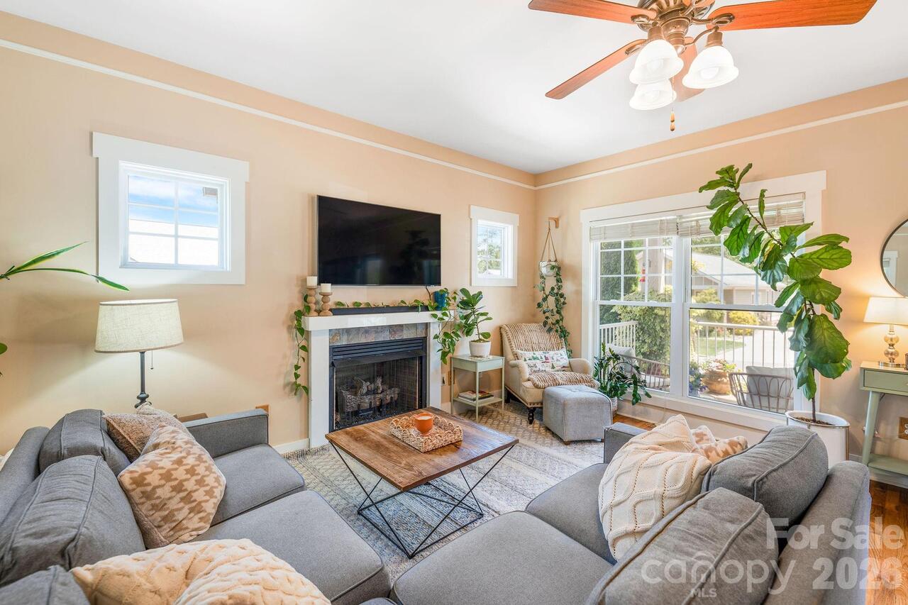 Listing Photo 10