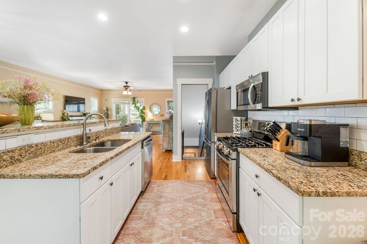 Listing Photo 16