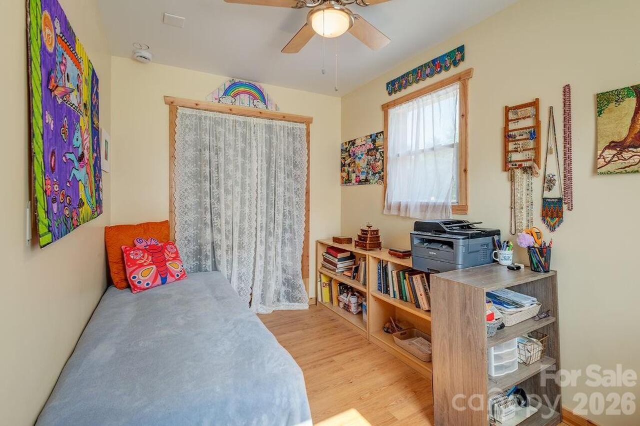 Listing Photo 8