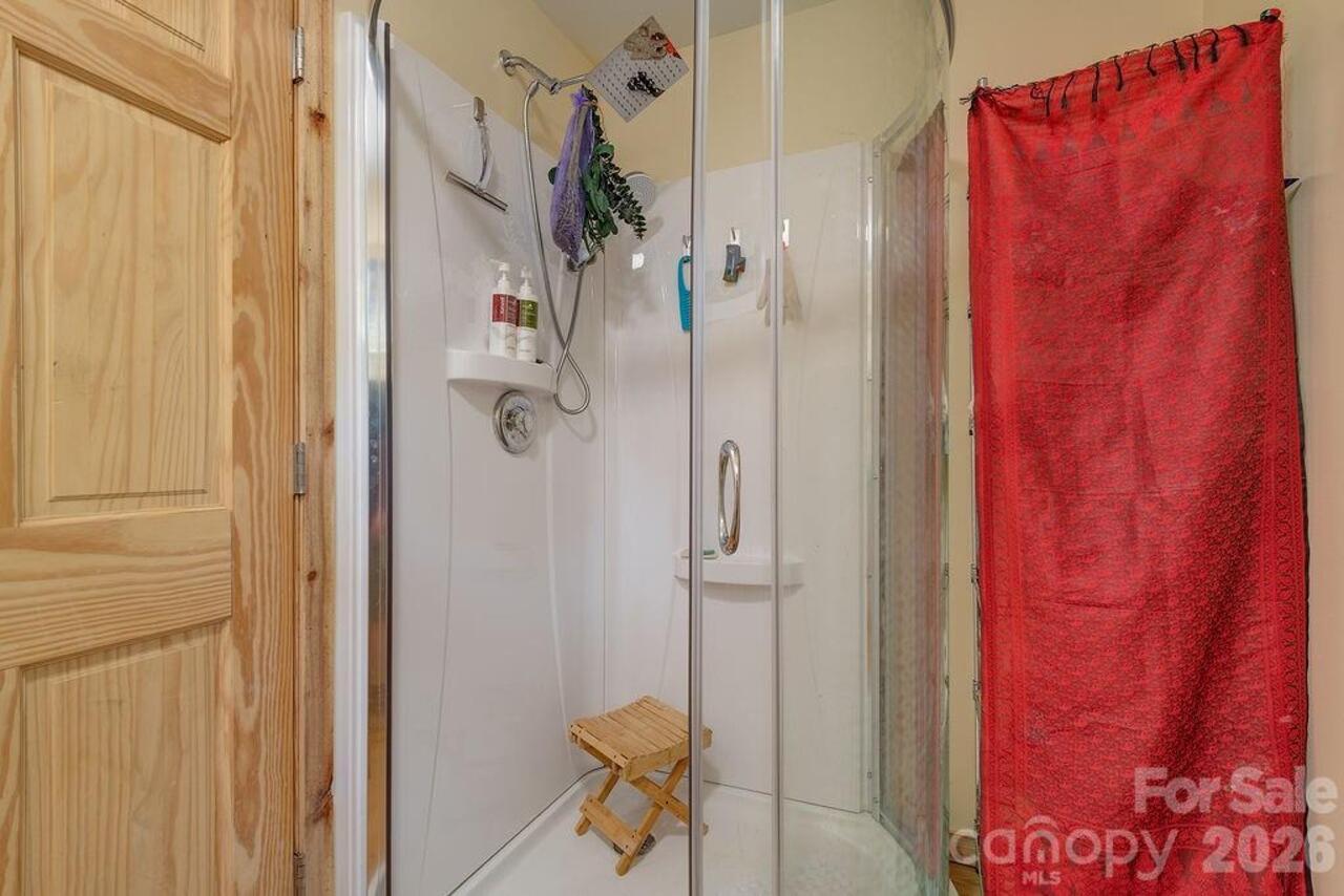 Listing Photo 10