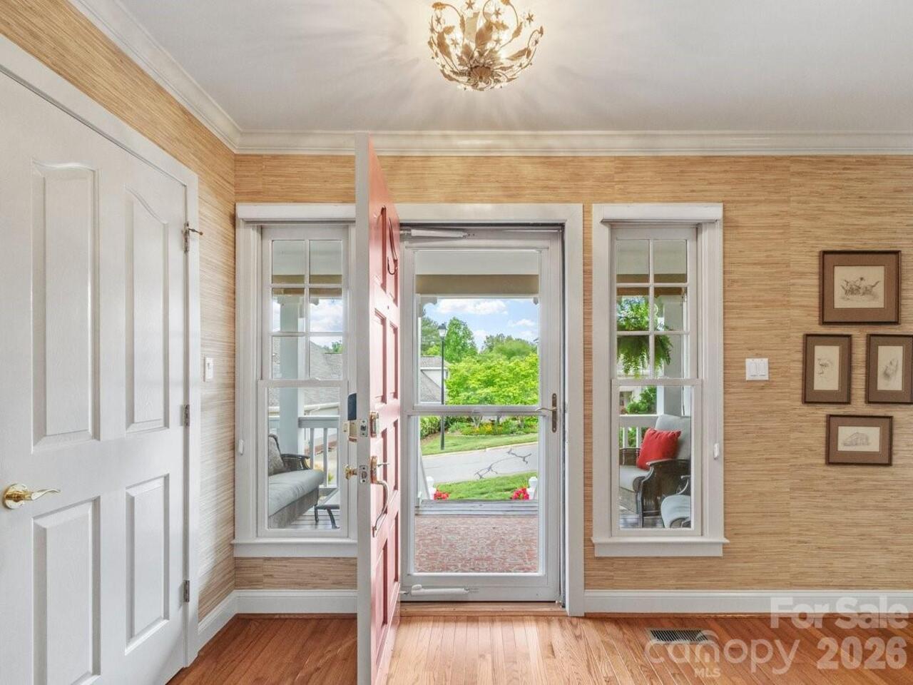 Listing Photo 12