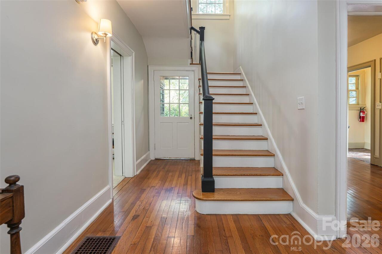 Listing Photo 8