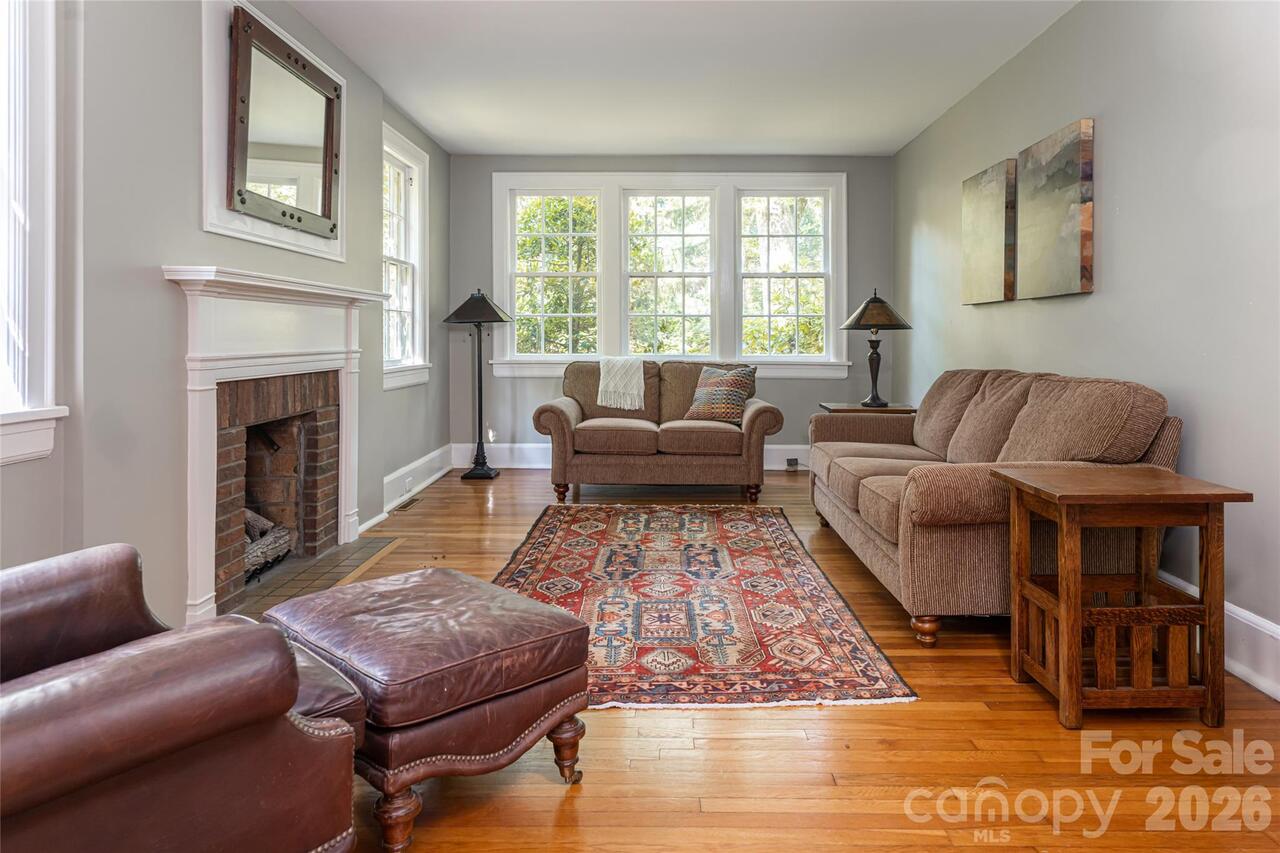 Listing Photo 10