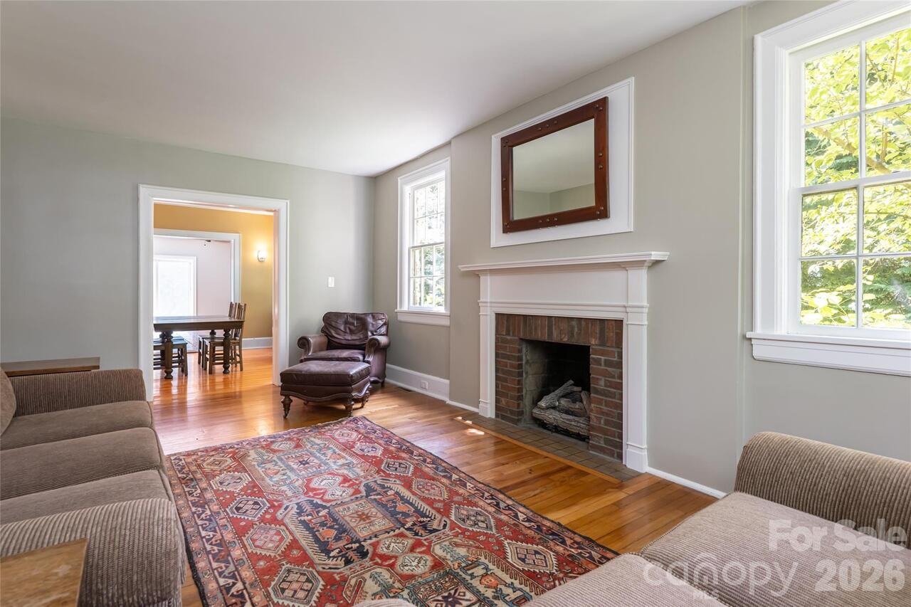 Listing Photo 11