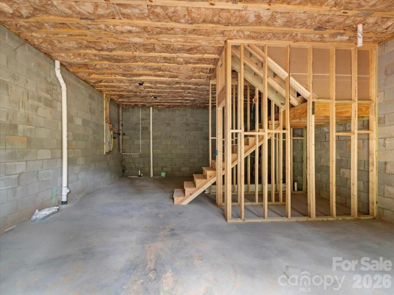 Listing Photo 14