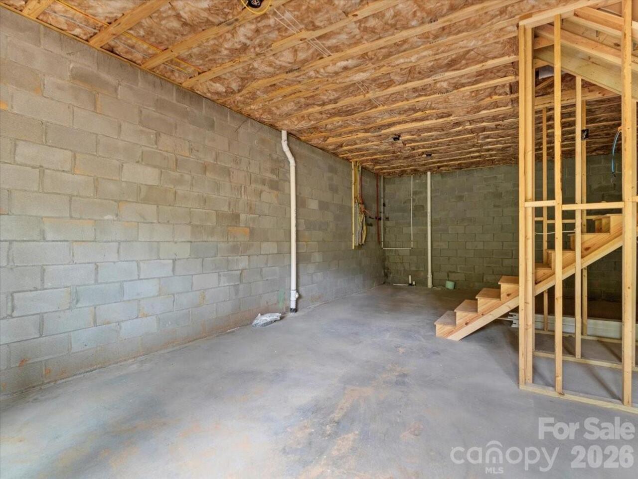 Listing Photo 16