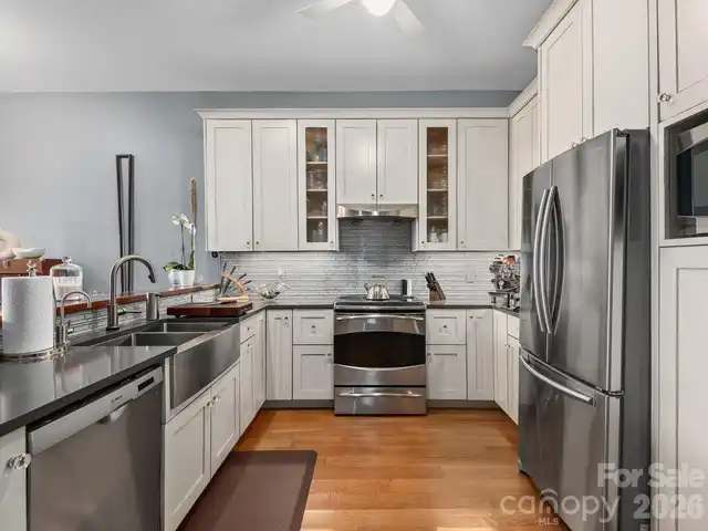 Listing Photo 8