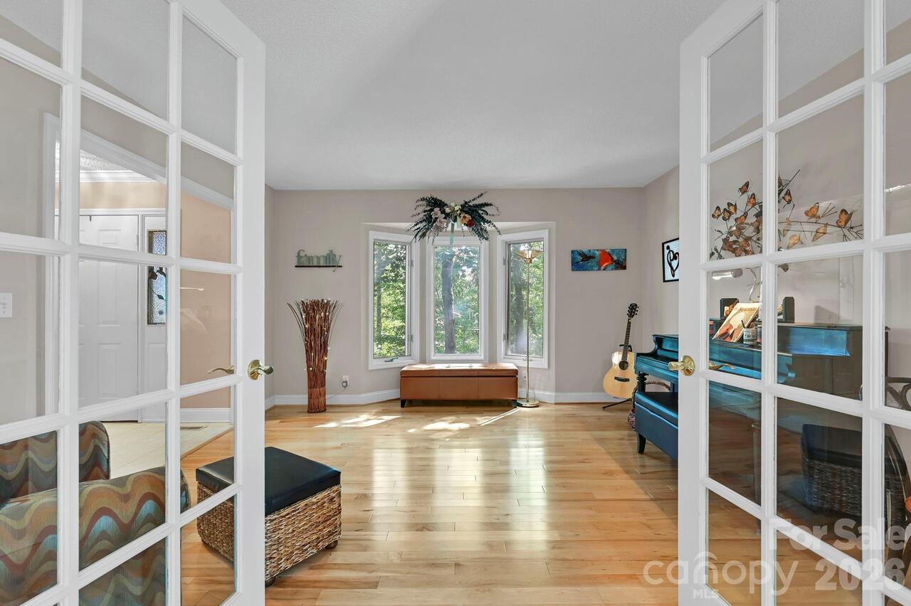 Listing Photo 6