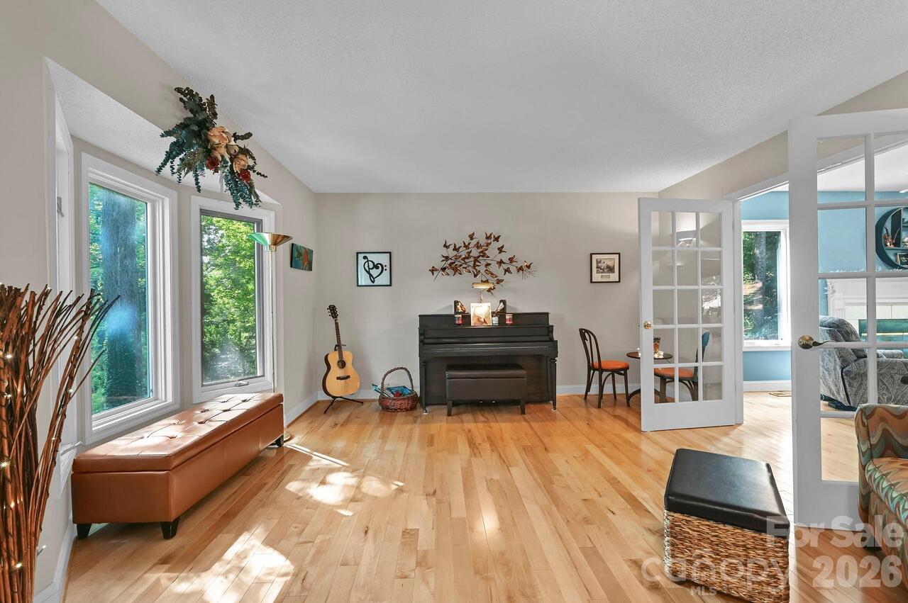 Listing Photo 7