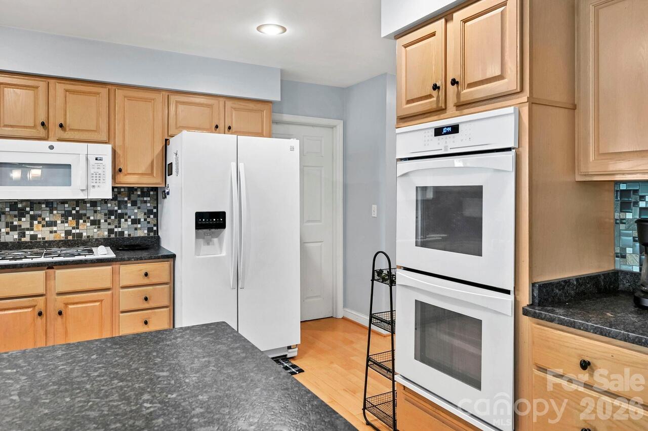 Listing Photo 15