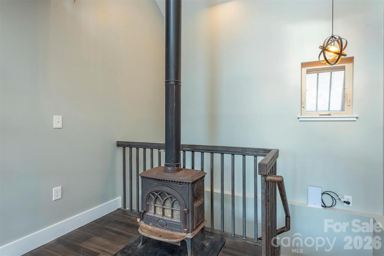 Listing Photo 14