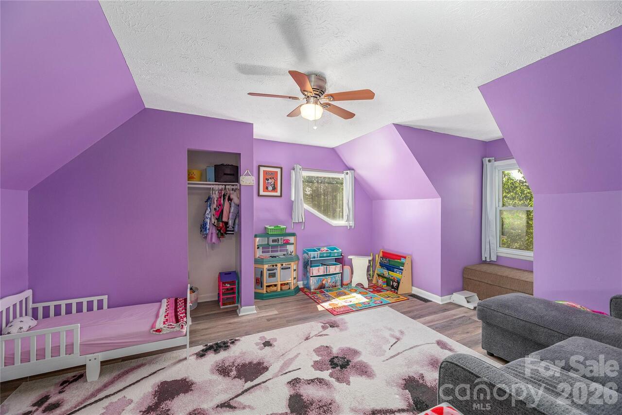 Listing Photo 16