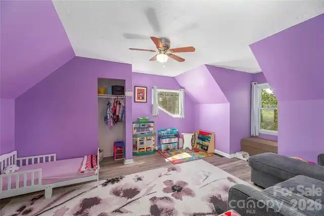 Listing Photo 16