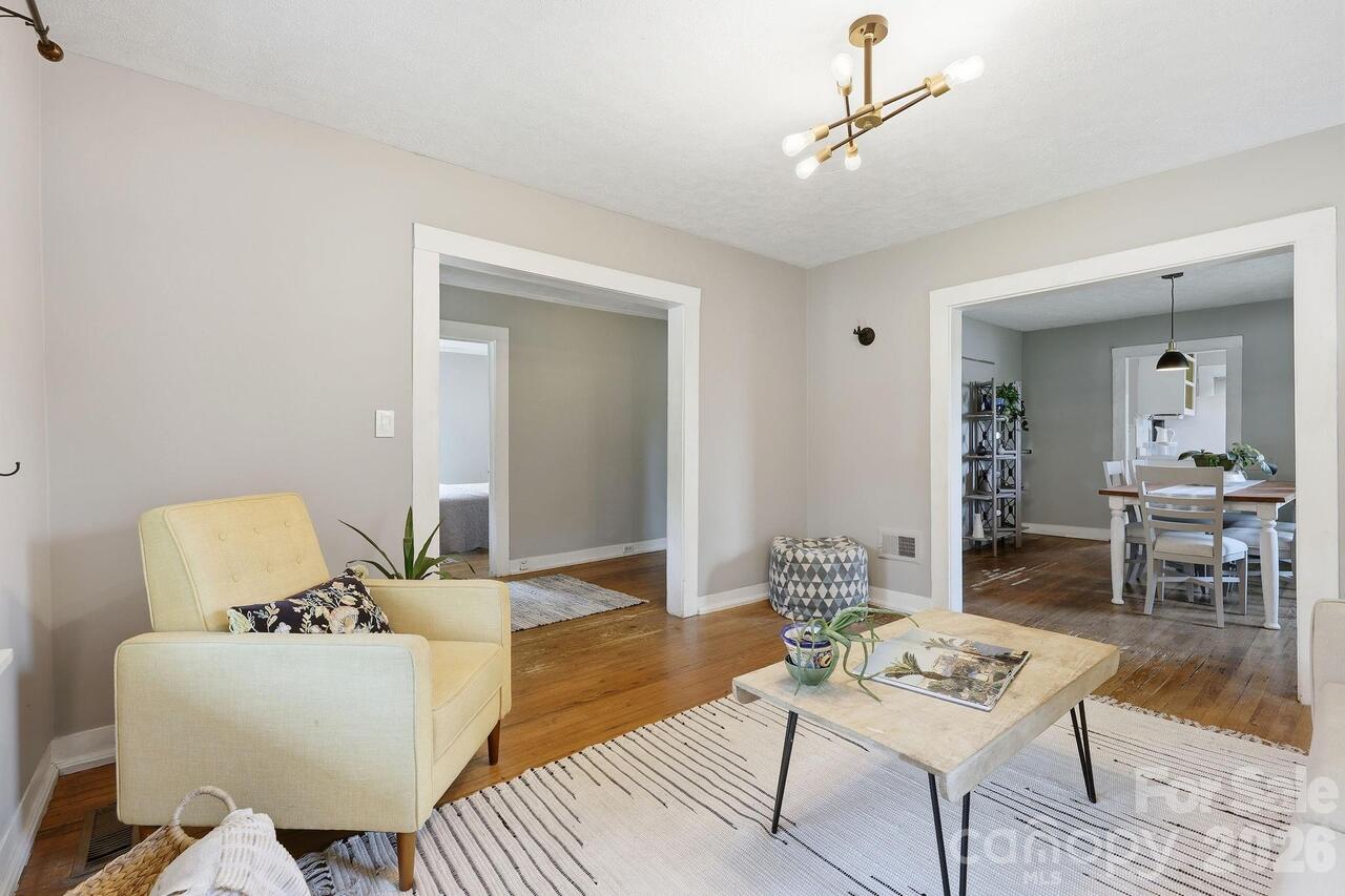 Listing Photo 9