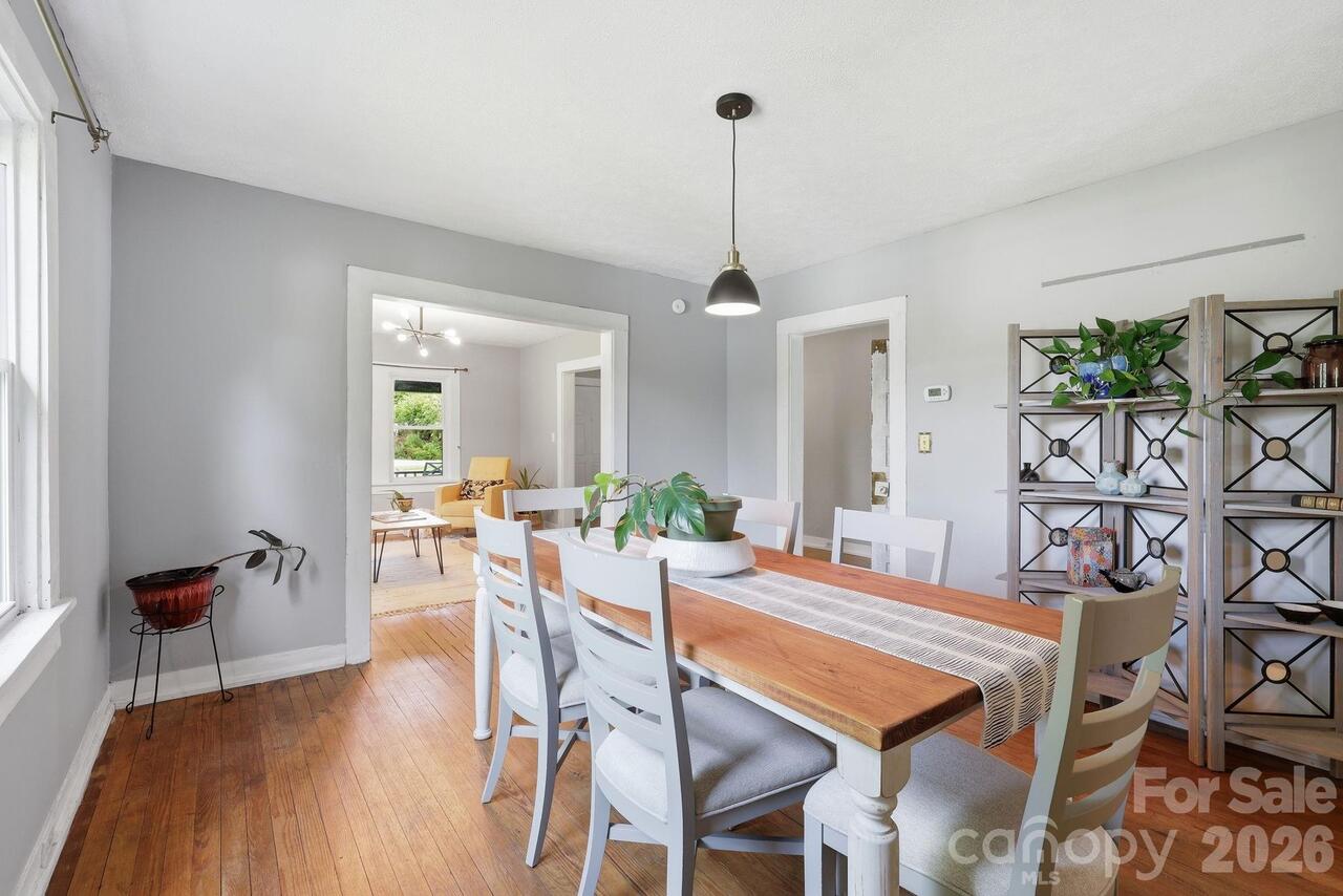 Listing Photo 11