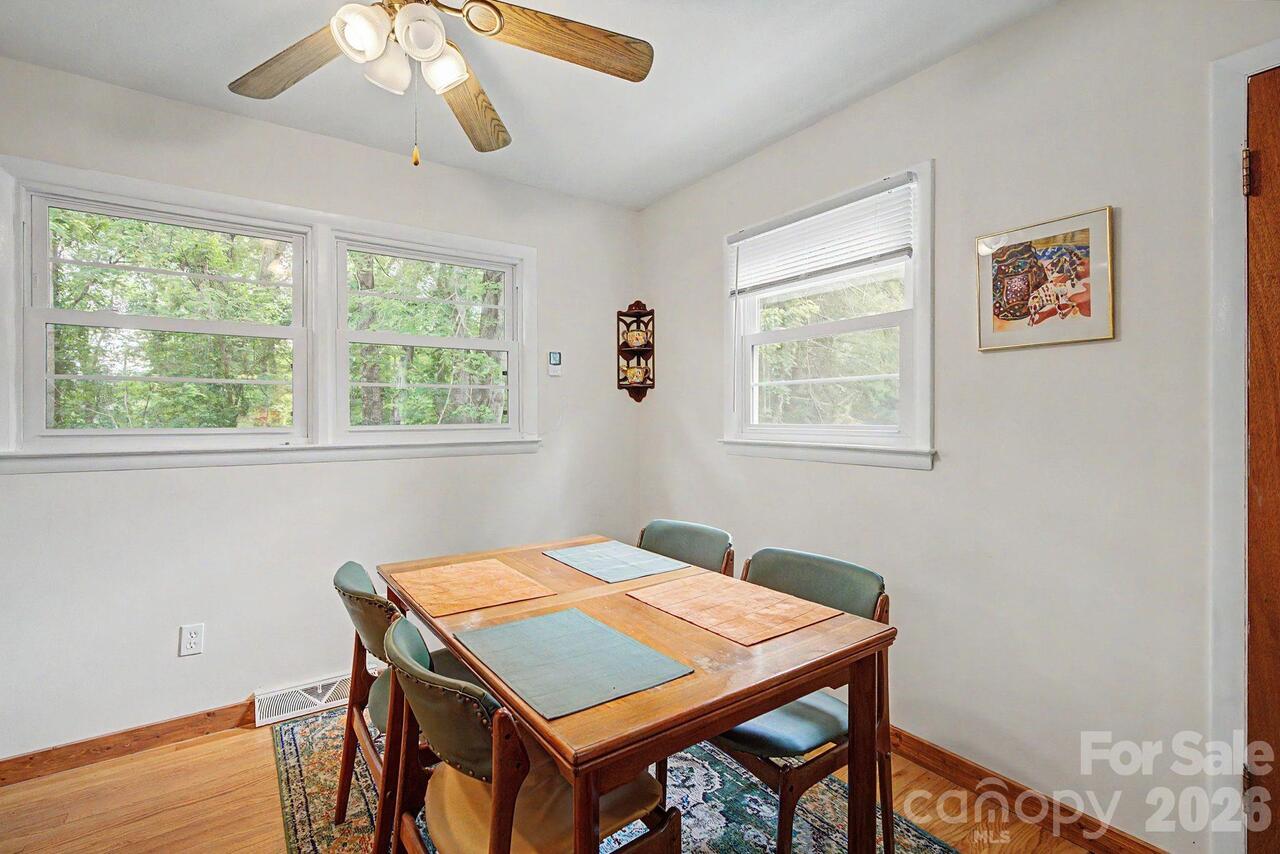 Listing Photo 10