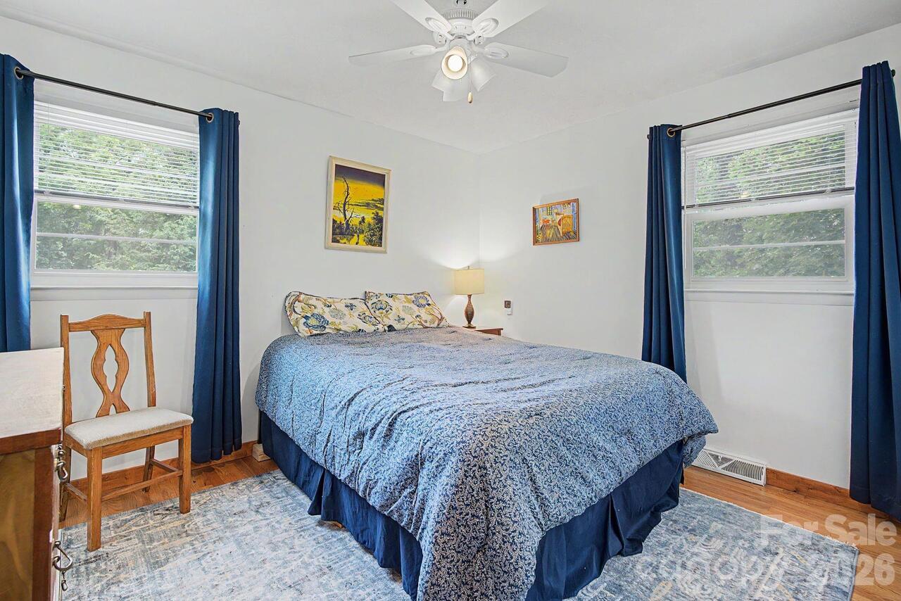 Listing Photo 14
