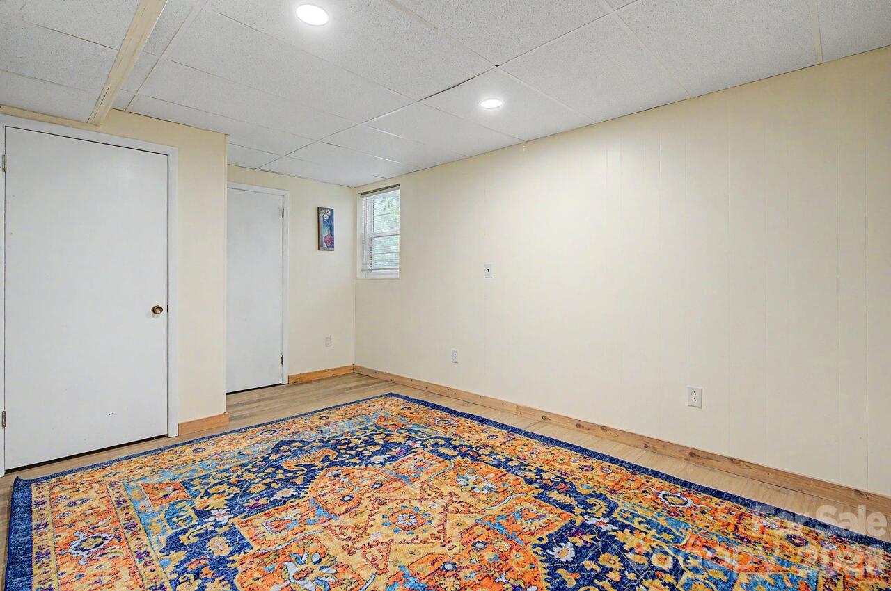 Listing Photo 21
