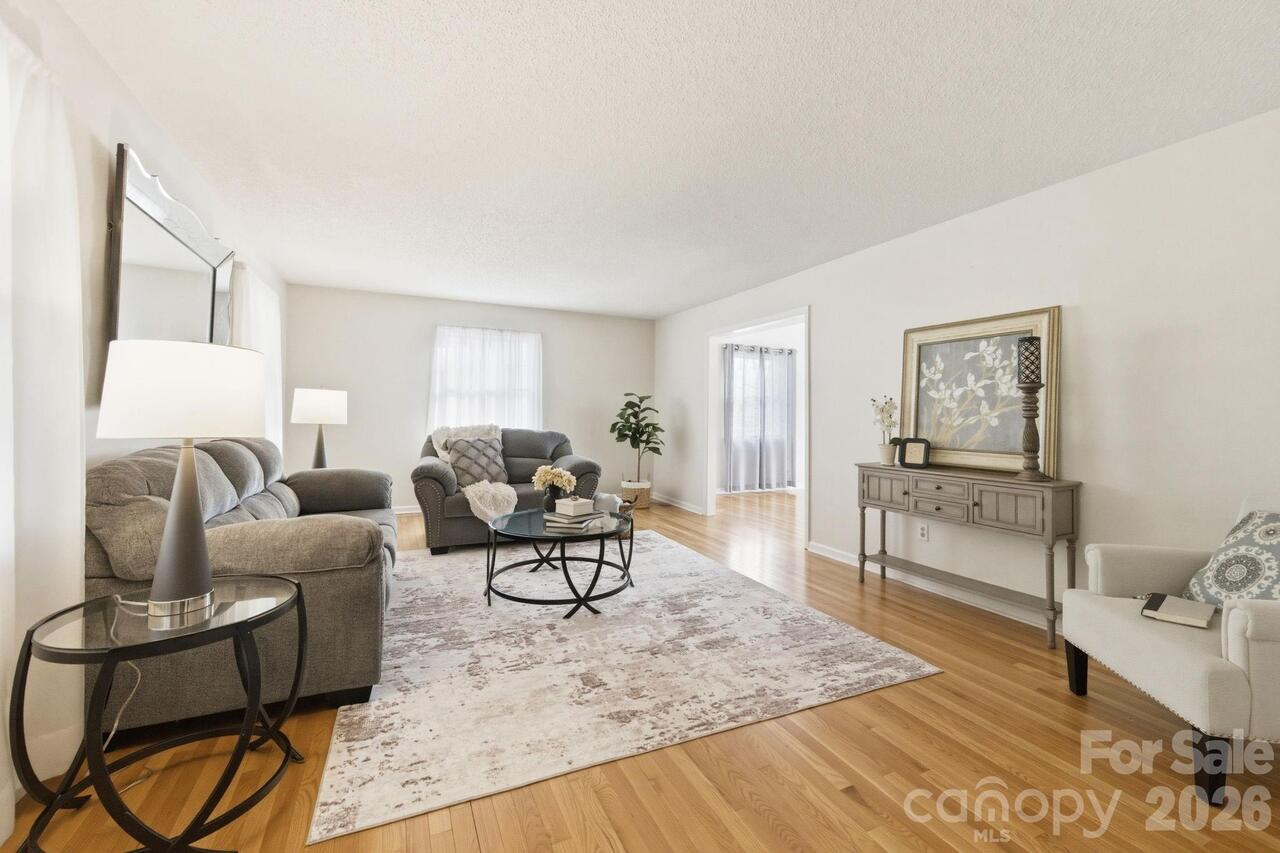 Listing Photo 6