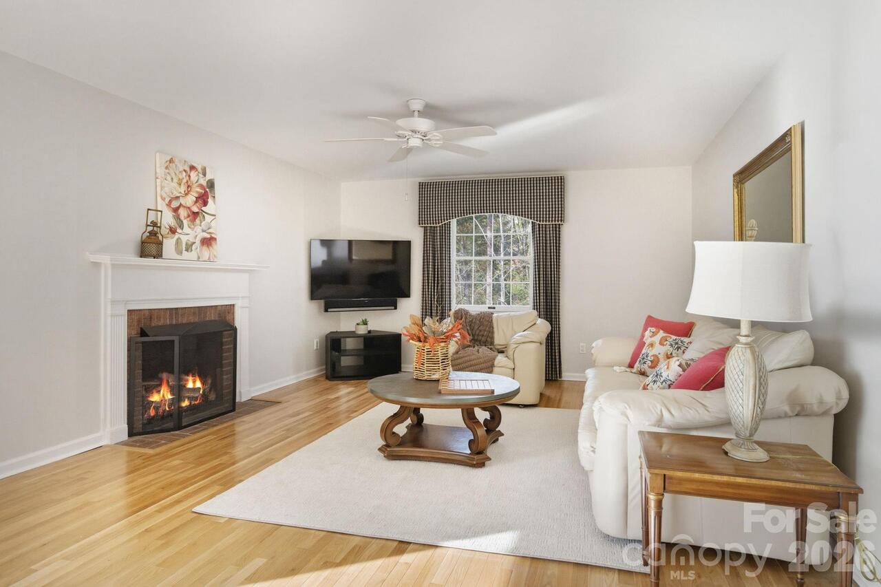 Listing Photo 17