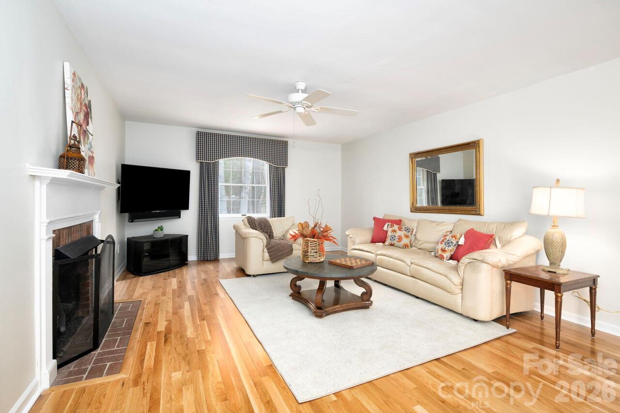 Listing Photo 18