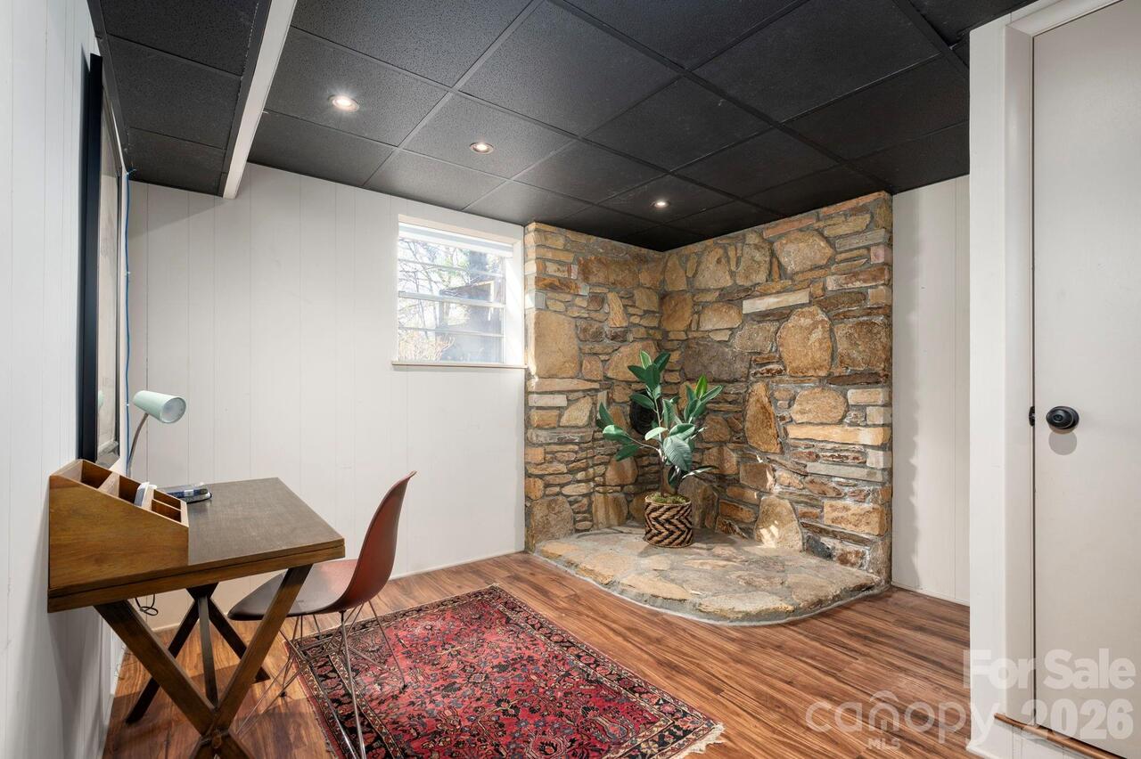Listing Photo 32