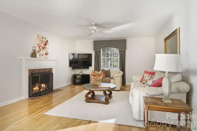 Listing Photo 22