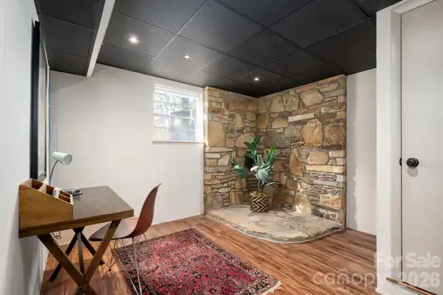 Listing Photo 37