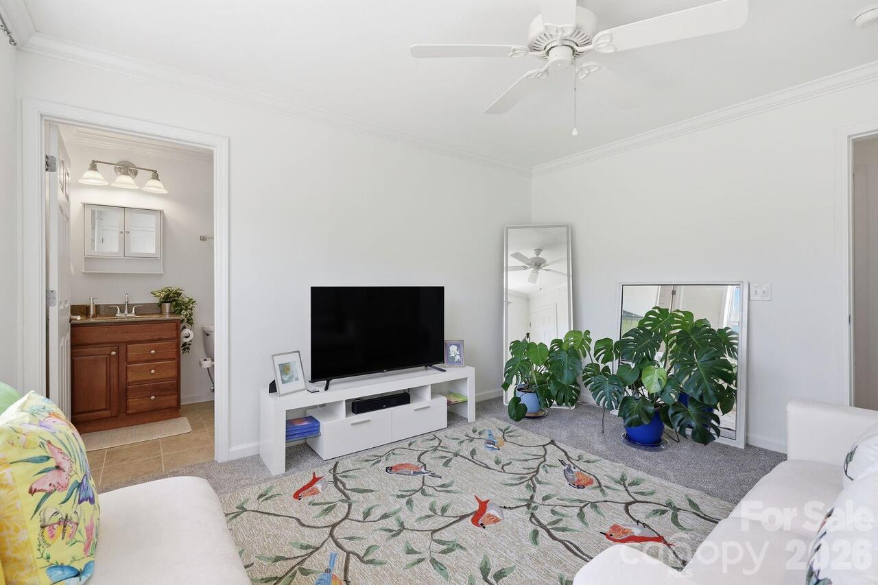 Listing Photo 19