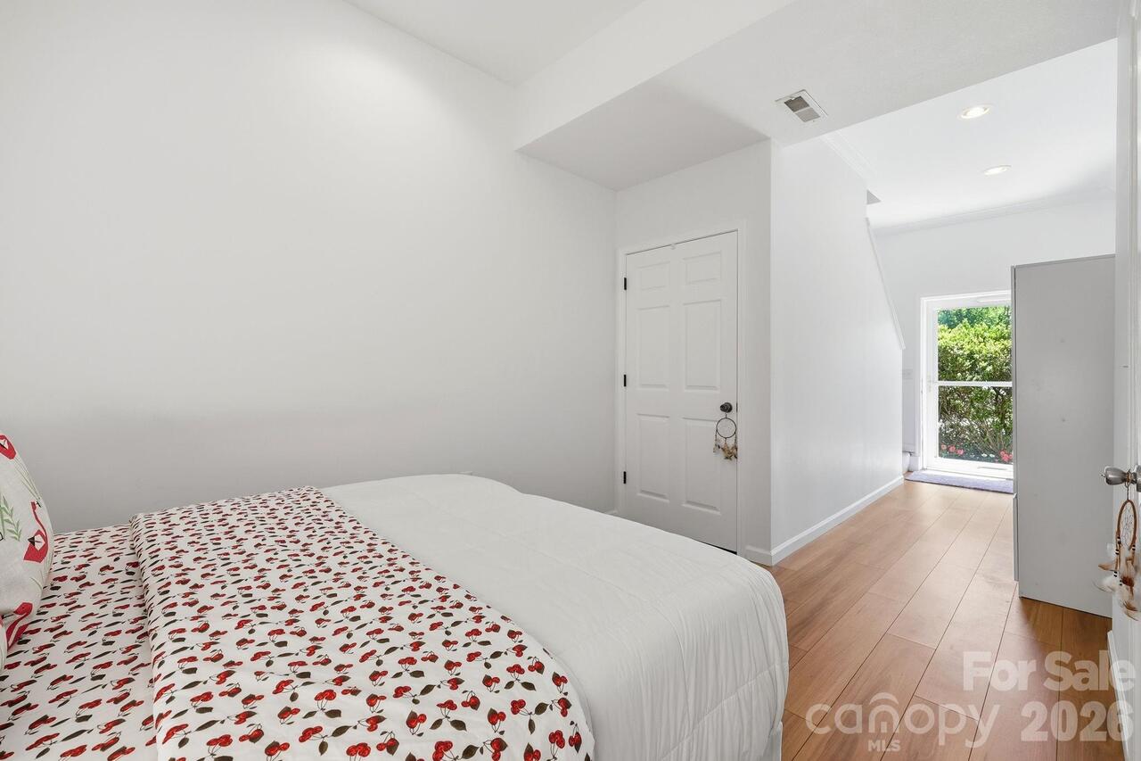 Listing Photo 32