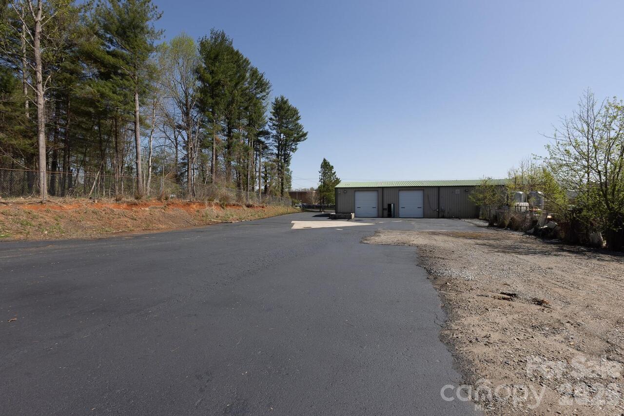 Listing Photo 10