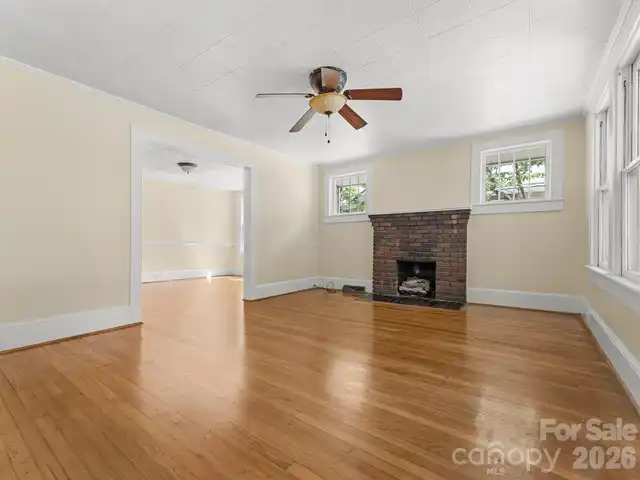 Listing Photo 6